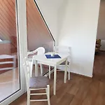 Hébergement de vacances 18 Im Strandhaus Mit Balkon Lobbe