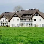 18 Im Strandhaus Mit Balkon Lobbe