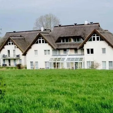 18 Im Strandhaus Mit Balkon Lobbe